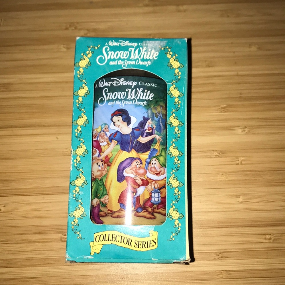 Disney Snow White Collectible Glass